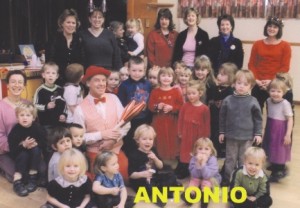 Jon Anton Presents...Juggling, Balloon Modelling, Platespinning, Stilts, Unicycling, Acrobatics. Wizards, Clowns & Musical Entertainers.