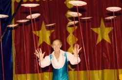 The Fabulous Antons - China Plate-Spinning.